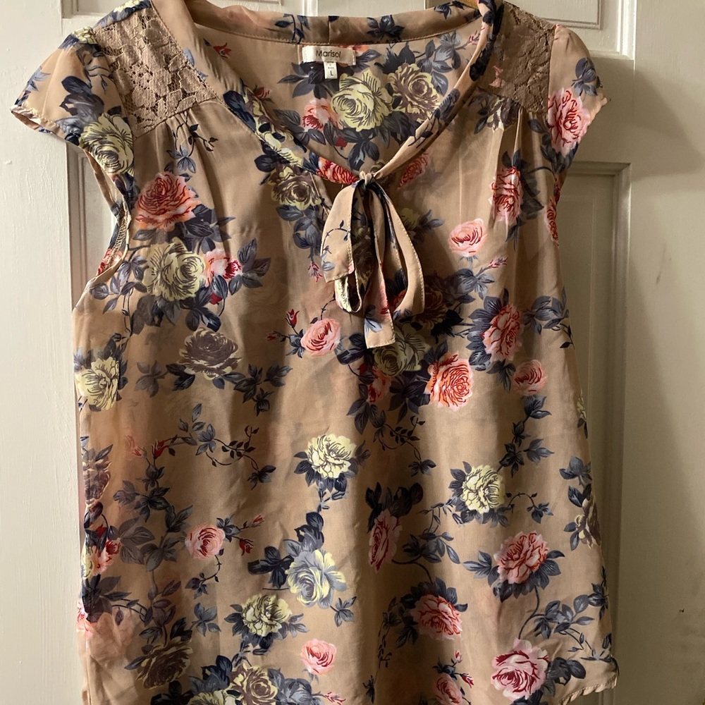 Shear floral blouse